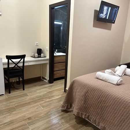 Hostal “ Infantas” Madrid Exteriör bild