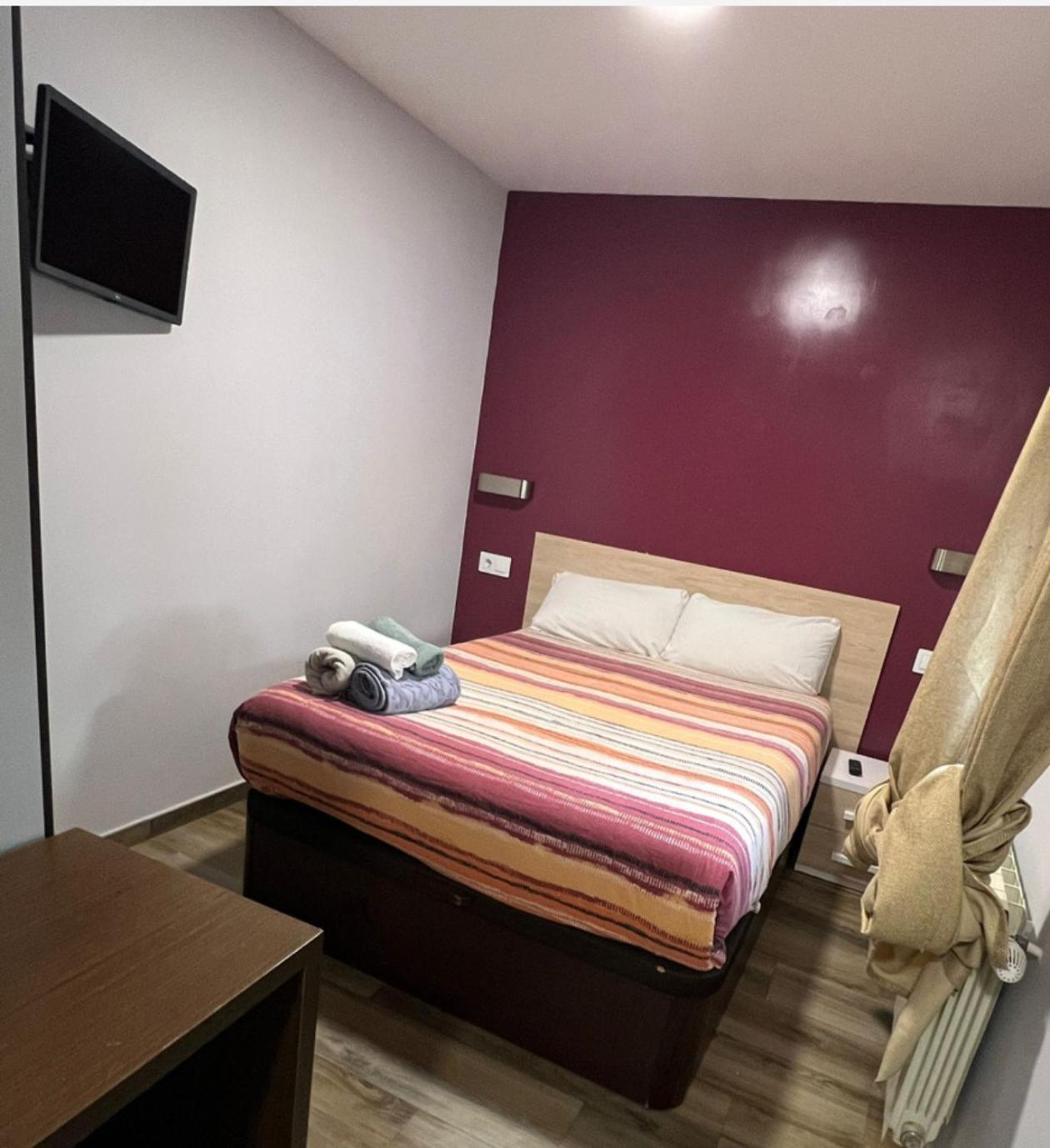 Hostal “ Infantas” Madrid Exteriör bild