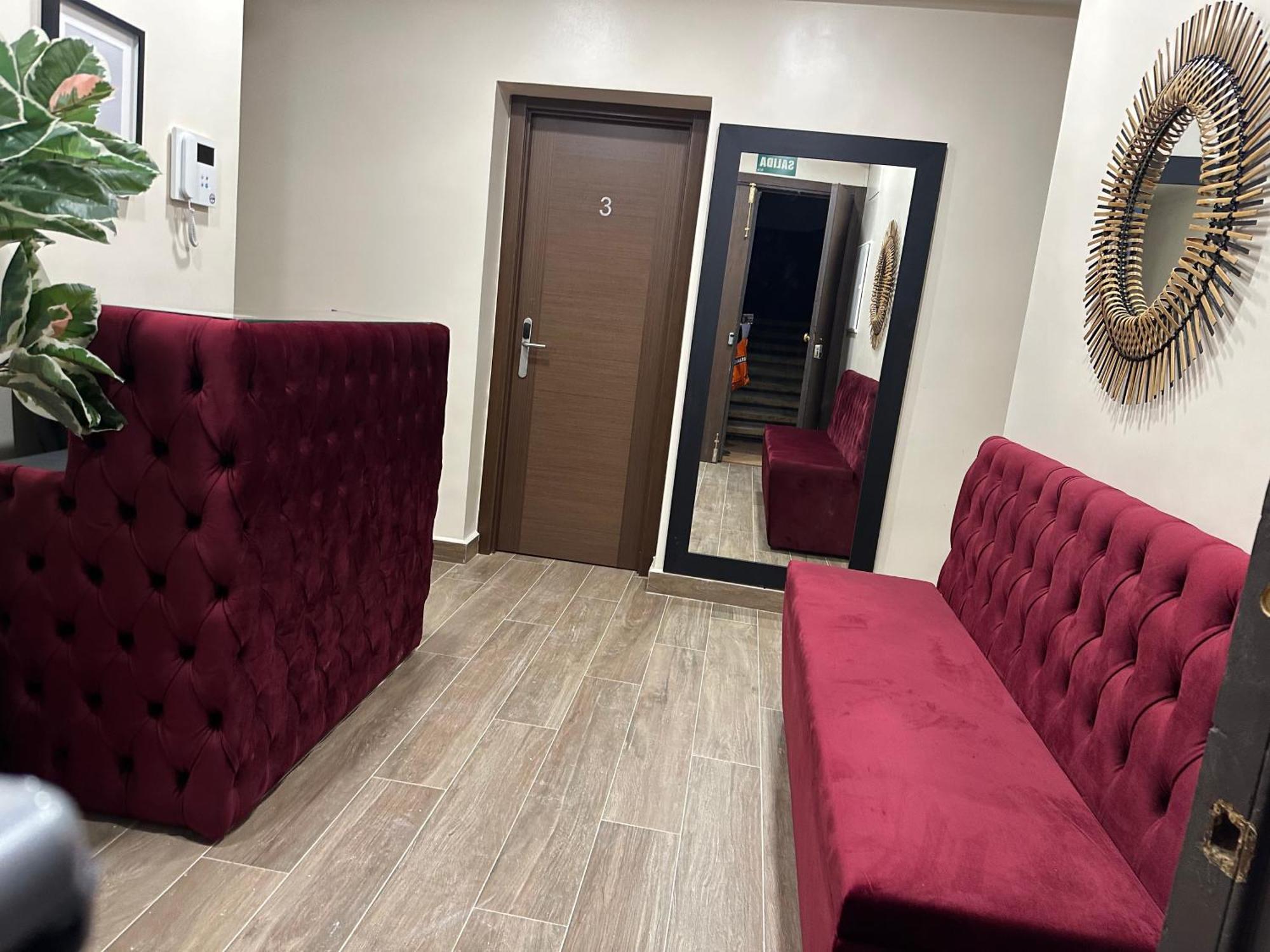Hostal “ Infantas” Madrid Exteriör bild