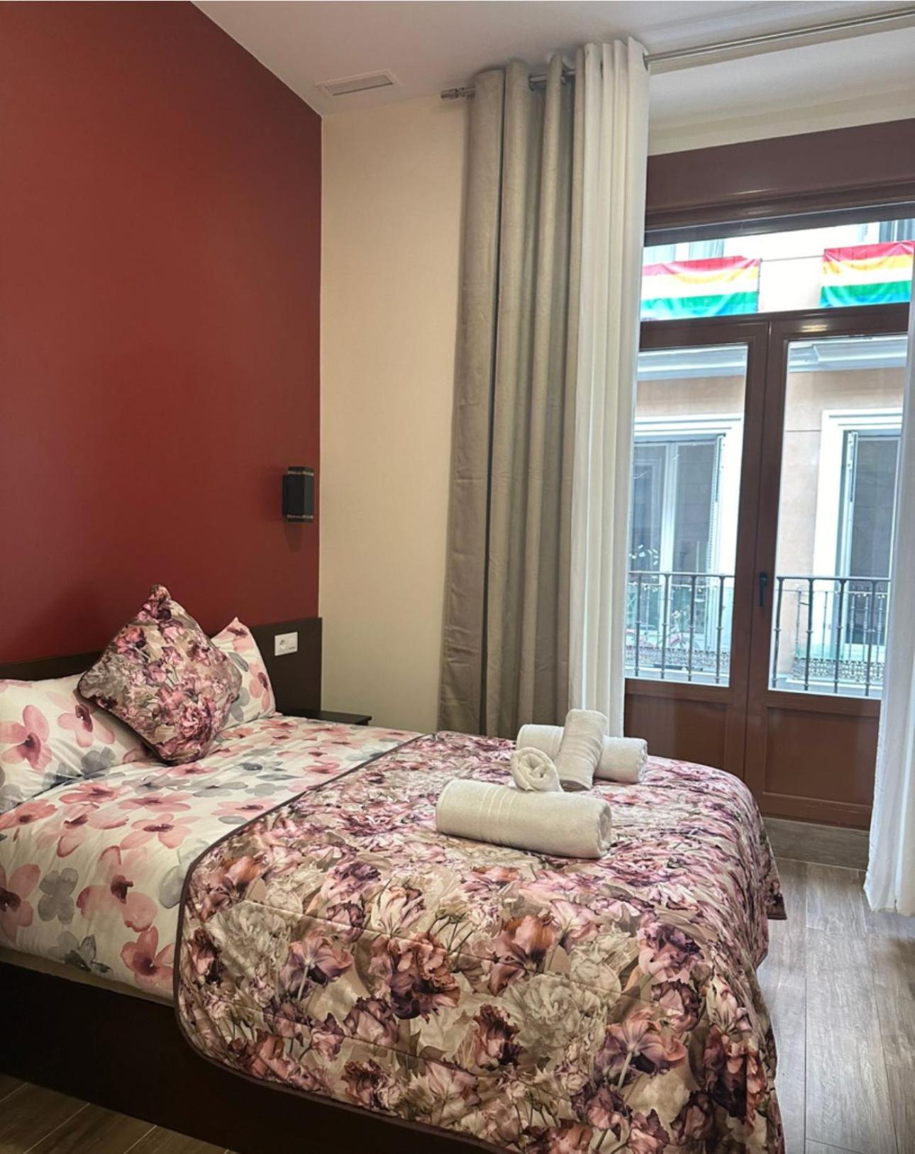Hostal “ Infantas” Madrid Exteriör bild