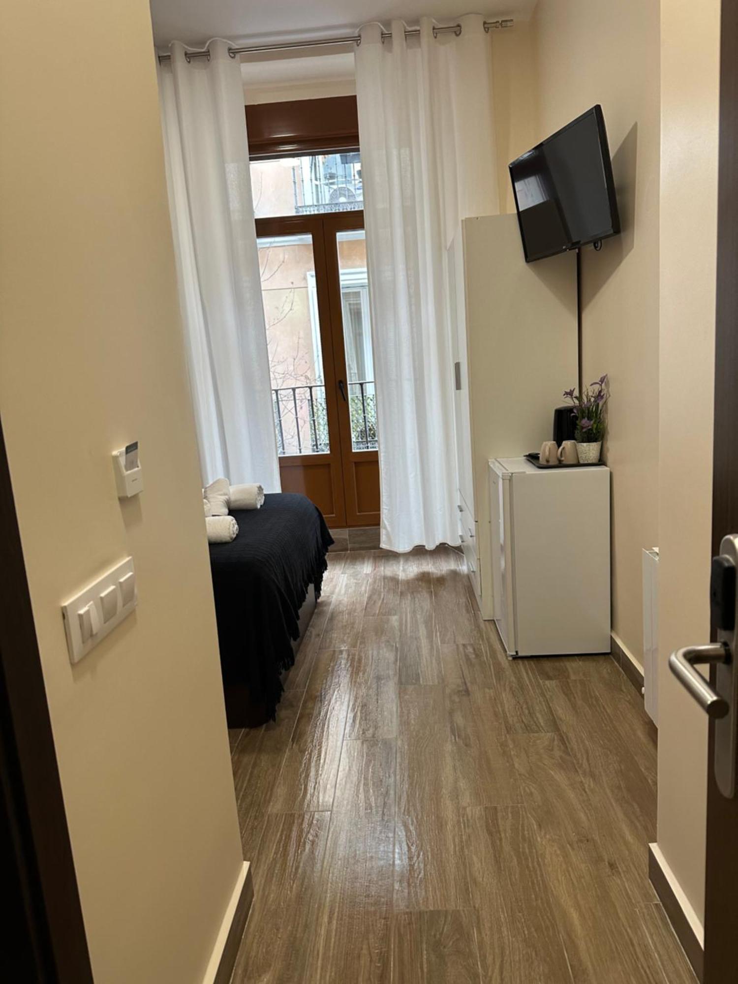 Hostal “ Infantas” Madrid Exteriör bild