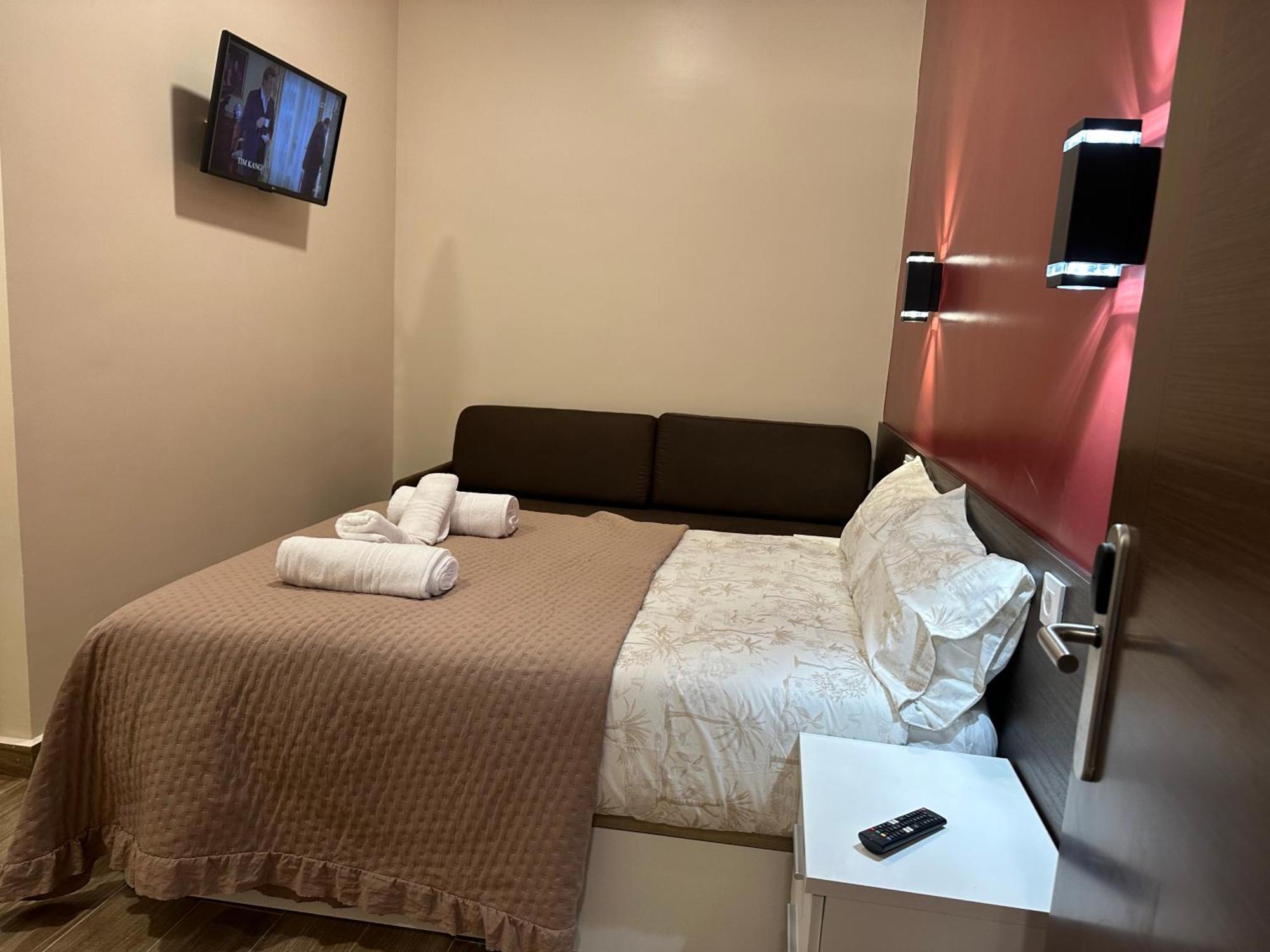 Hostal “ Infantas” Madrid Exteriör bild